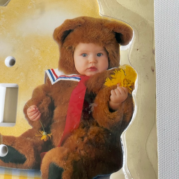 Anne Geddes Nursery Rooms Teddy Bear Switch Plate, Yellow - Picture 3 of 5